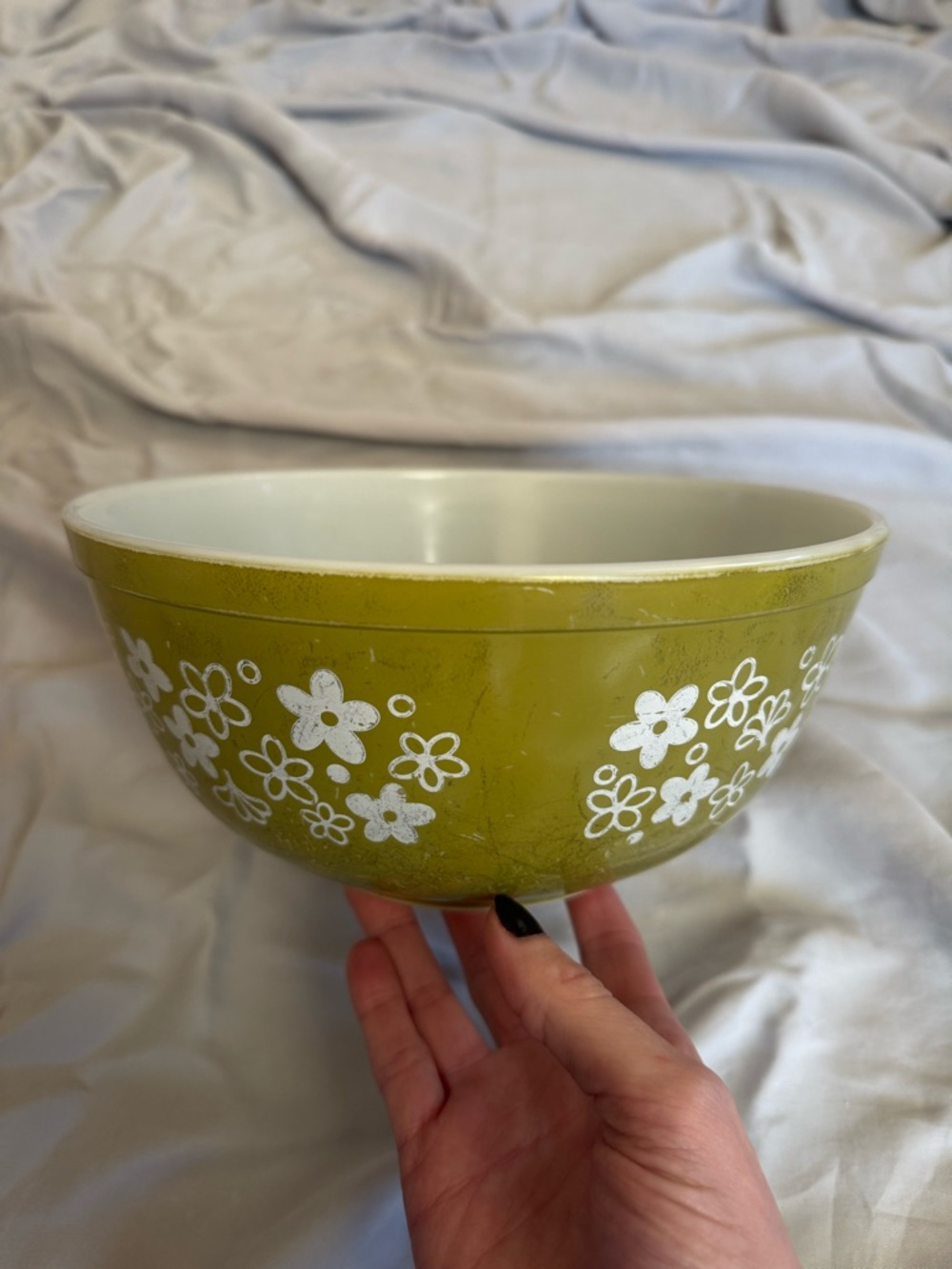 Vintage Pyrex mixing bowl Spring Blossom green with white flowers 1970s 8.75 in